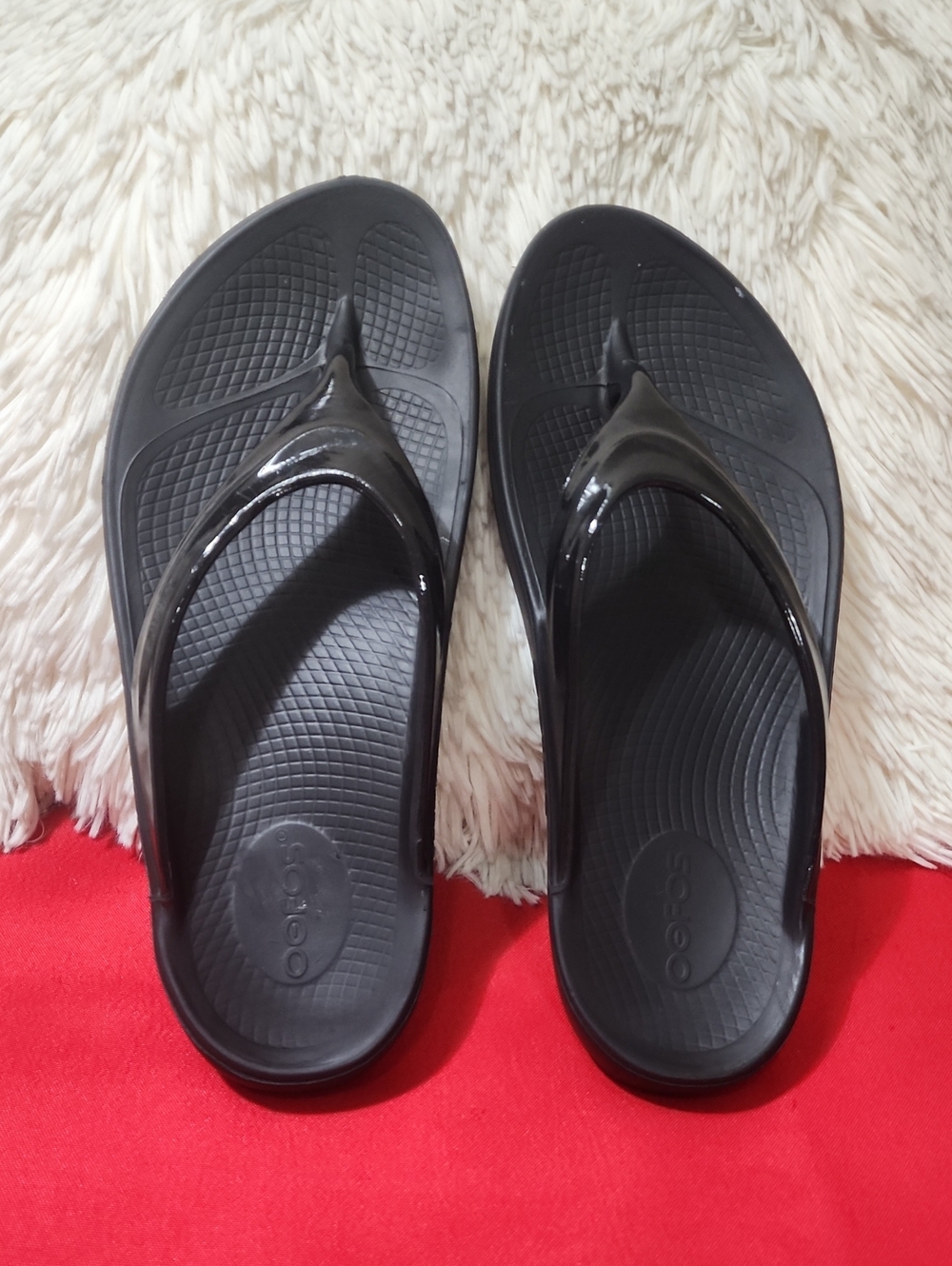 OOFOS Oolala Black Women’s Foam Flip Flop Sandals - Picture 2 of 10